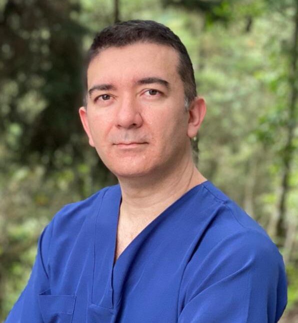 Dr. Andres Villa. Cirujano de mano y miembro superior